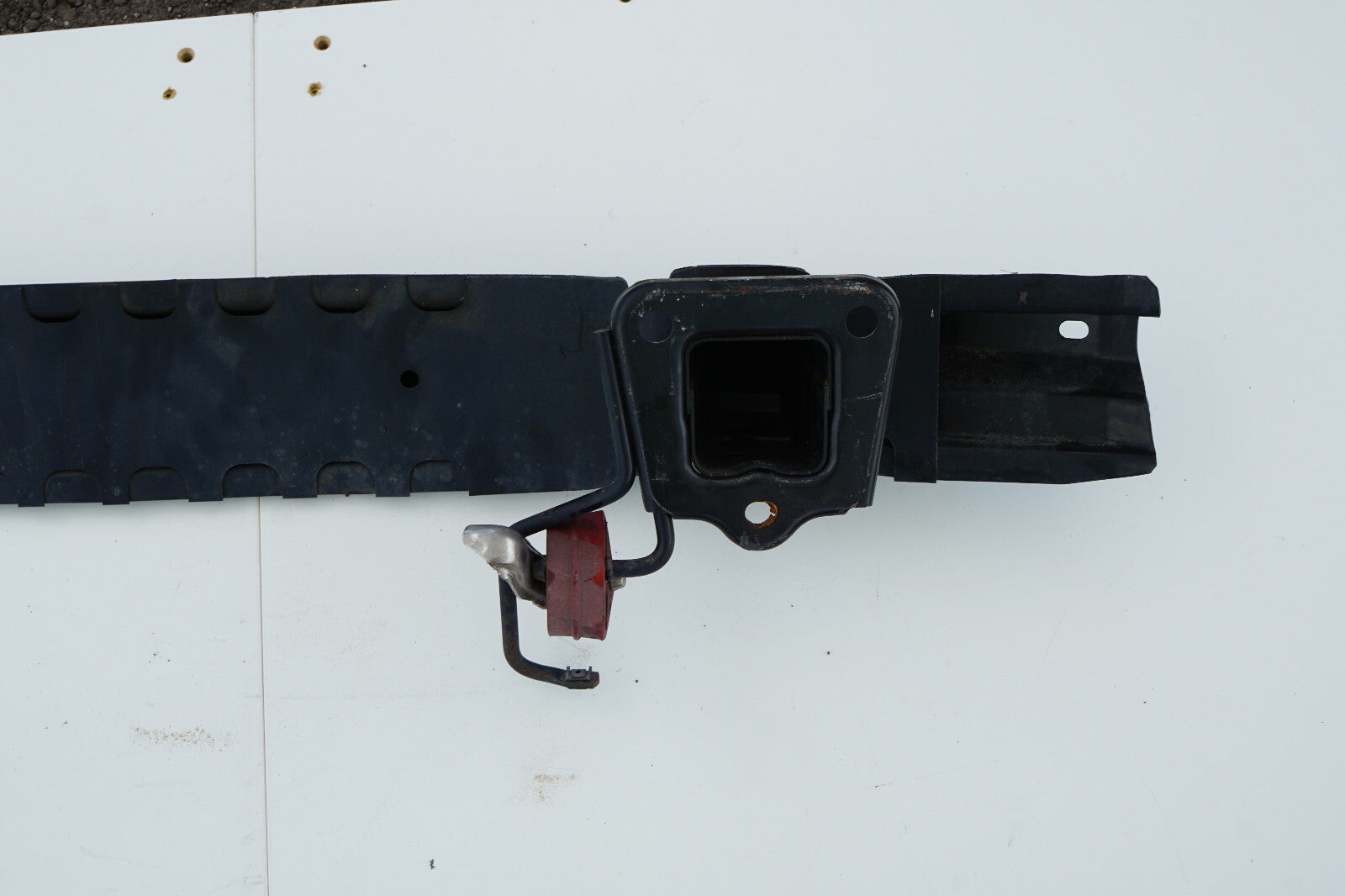2009 - 2013 BMW 335i 328i E93 E92 REAR BUMPER REINFORCEMENT 7147604 OEM