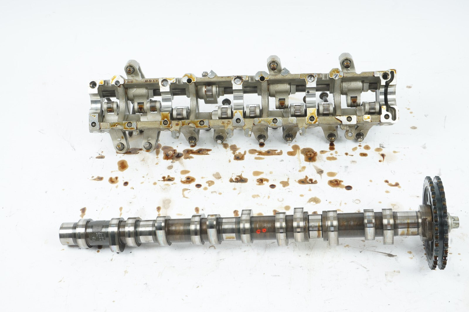 03 - 06 Mercedes R230 SL500 Right Passenge Side Engine Camshaft & Rocker Arm OEM