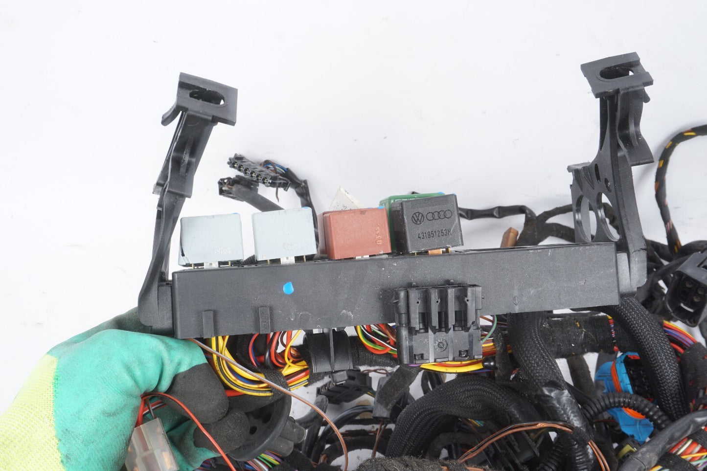 2003 2004 Porsche Boxster 986 2.7L Tiptronic Engine Wiring Harness OEM