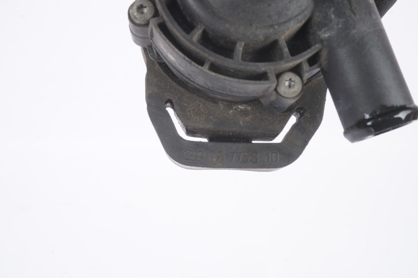 2010-2016 MERCEDES E350 W212 AUXILIARY COOLANT WATER PUMP OEM
