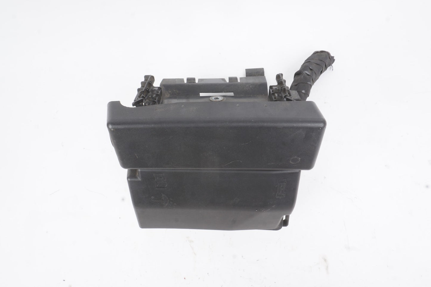 2014 - 2017 Volkswagen Passat Fuse Relay Box OEM