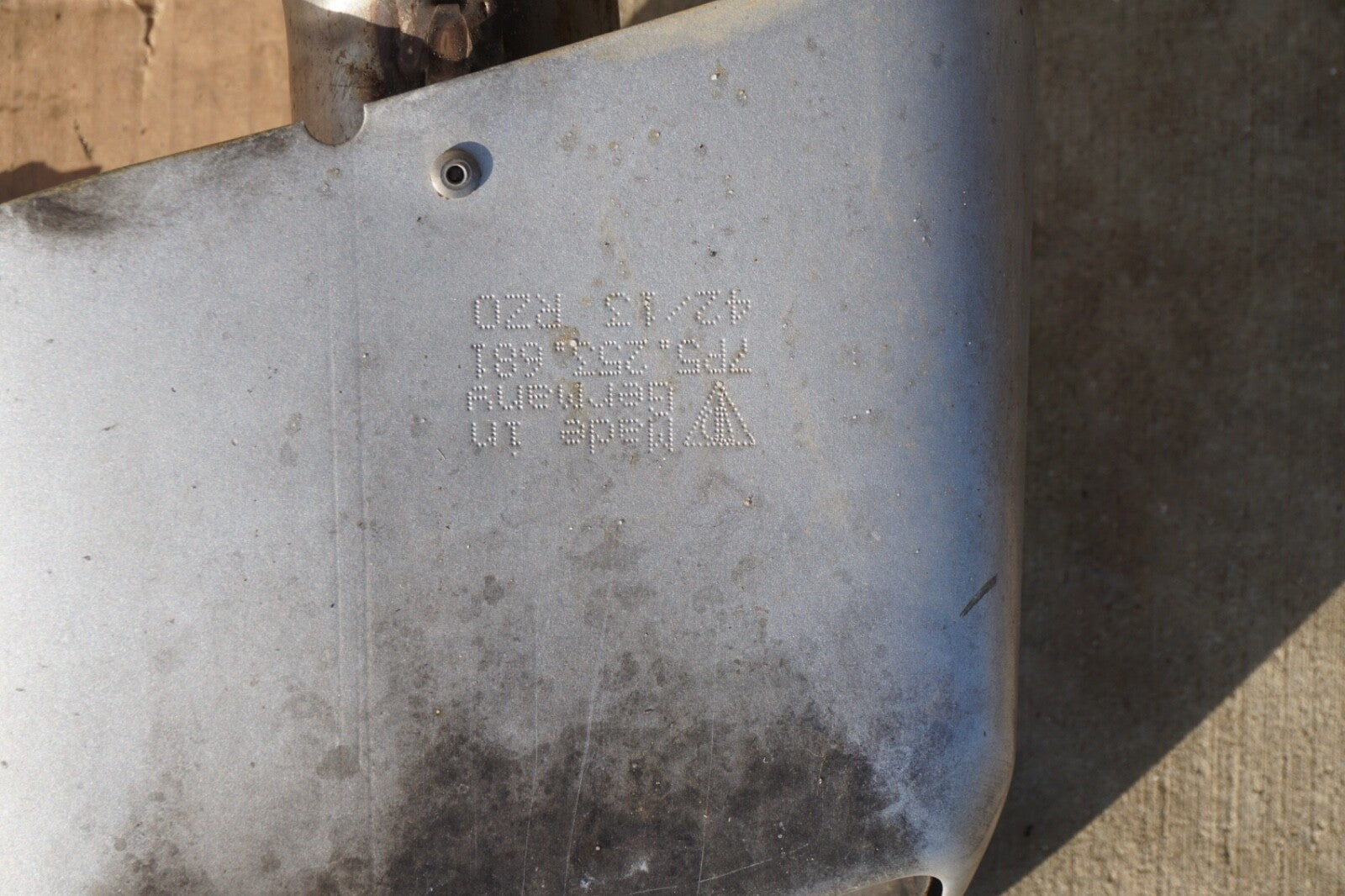 2011 - 2014 PORSCHE CAYENNE 4.8L EXHAUST SYSTEM REAR MUFFLER OEM