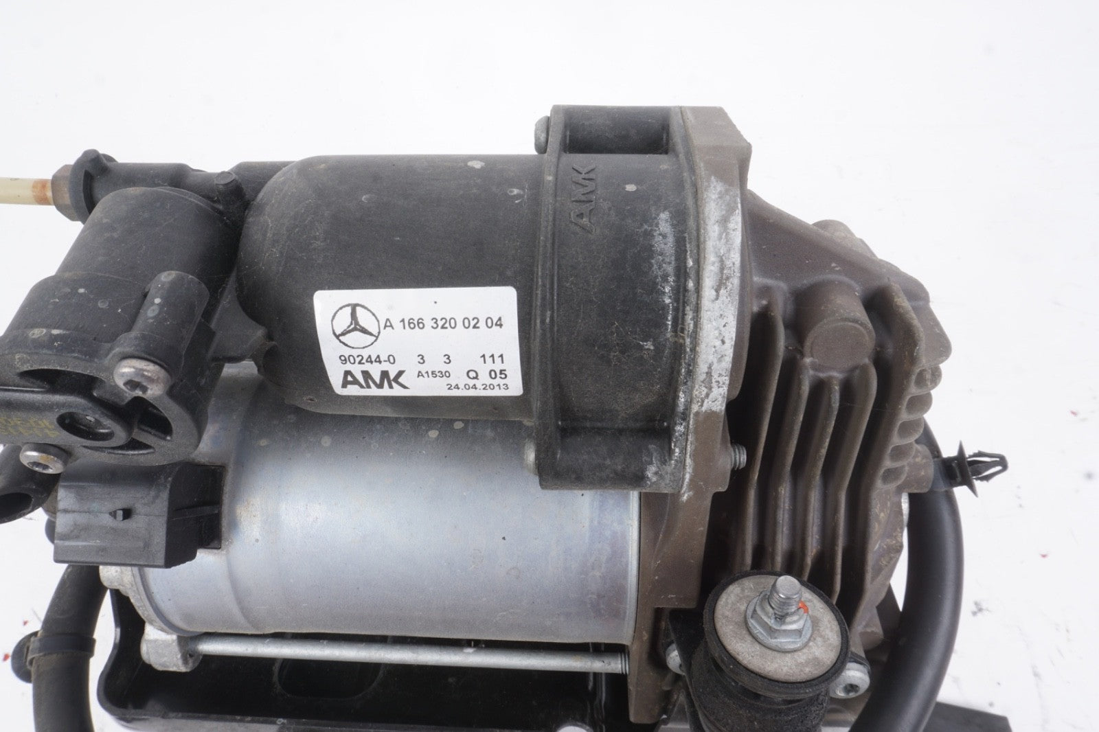 2013 - 2016 Mercedes GL350 GL450 GL550 ML350 ML550 Suspension Compressor