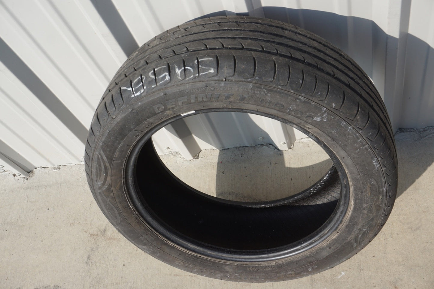 Used 225/55R18 Definity HP100 98V