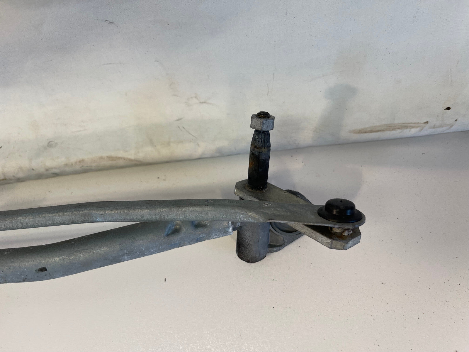 2007-2015 MINI COOPER S R57 WINDSHIELD WIPER MOTOR & TRANSMISSION 53555304 OEM