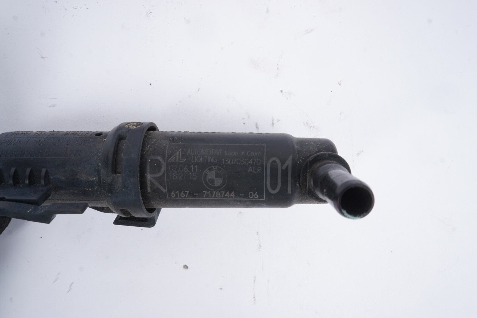 2009 - 2015 BMW F01 F02 740i 750i Front Left Right Headlight Washer Sprayer