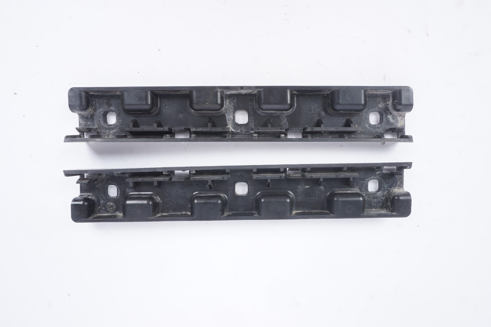 2004 - 2010  BMW 650i E63 E64 Rocker Panel Mount Bracket Left & Right  OEM