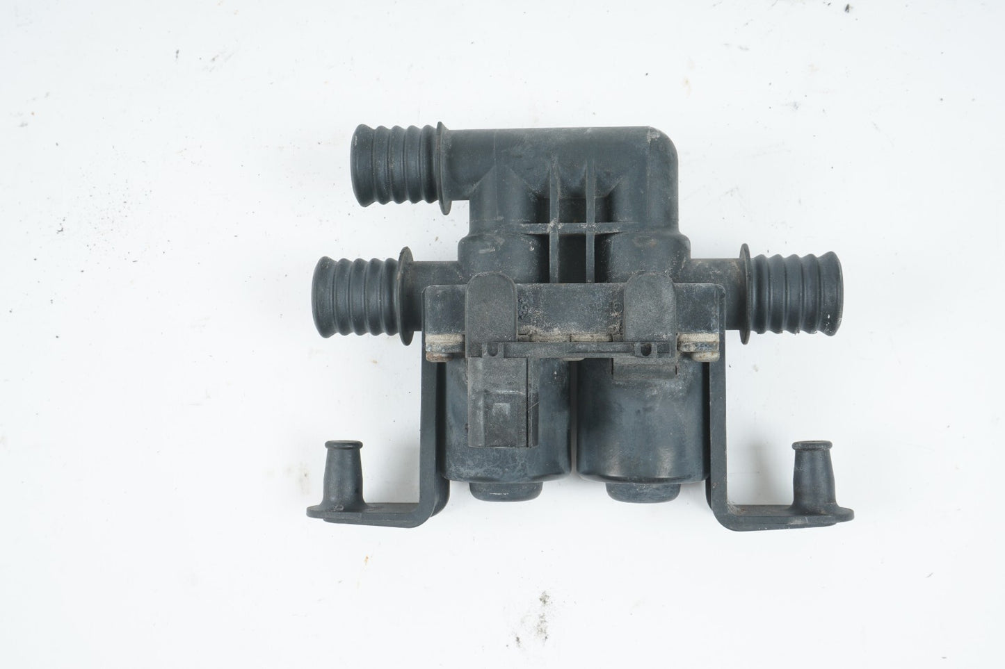 2008 - 2013 BMW X6 HEATER CONTROL VALVE SOLENOID  6910544 OEM