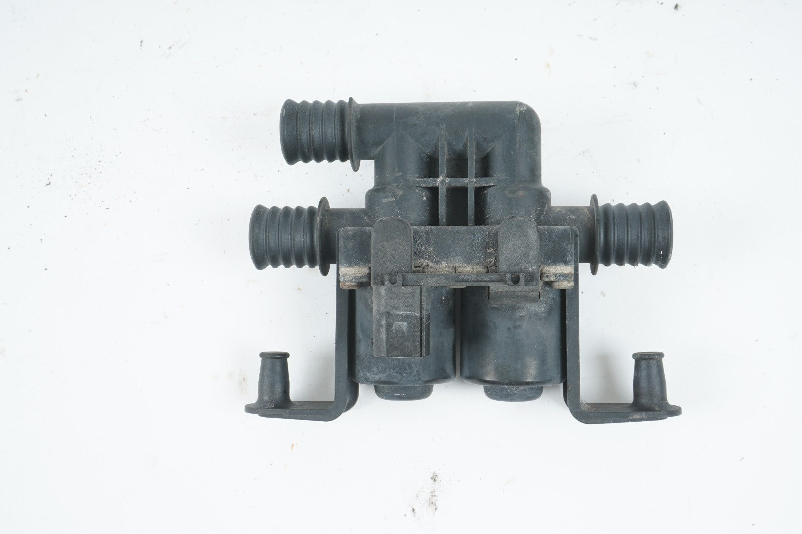 2008 - 2013 BMW X6 HEATER CONTROL VALVE SOLENOID  6910544 OEM