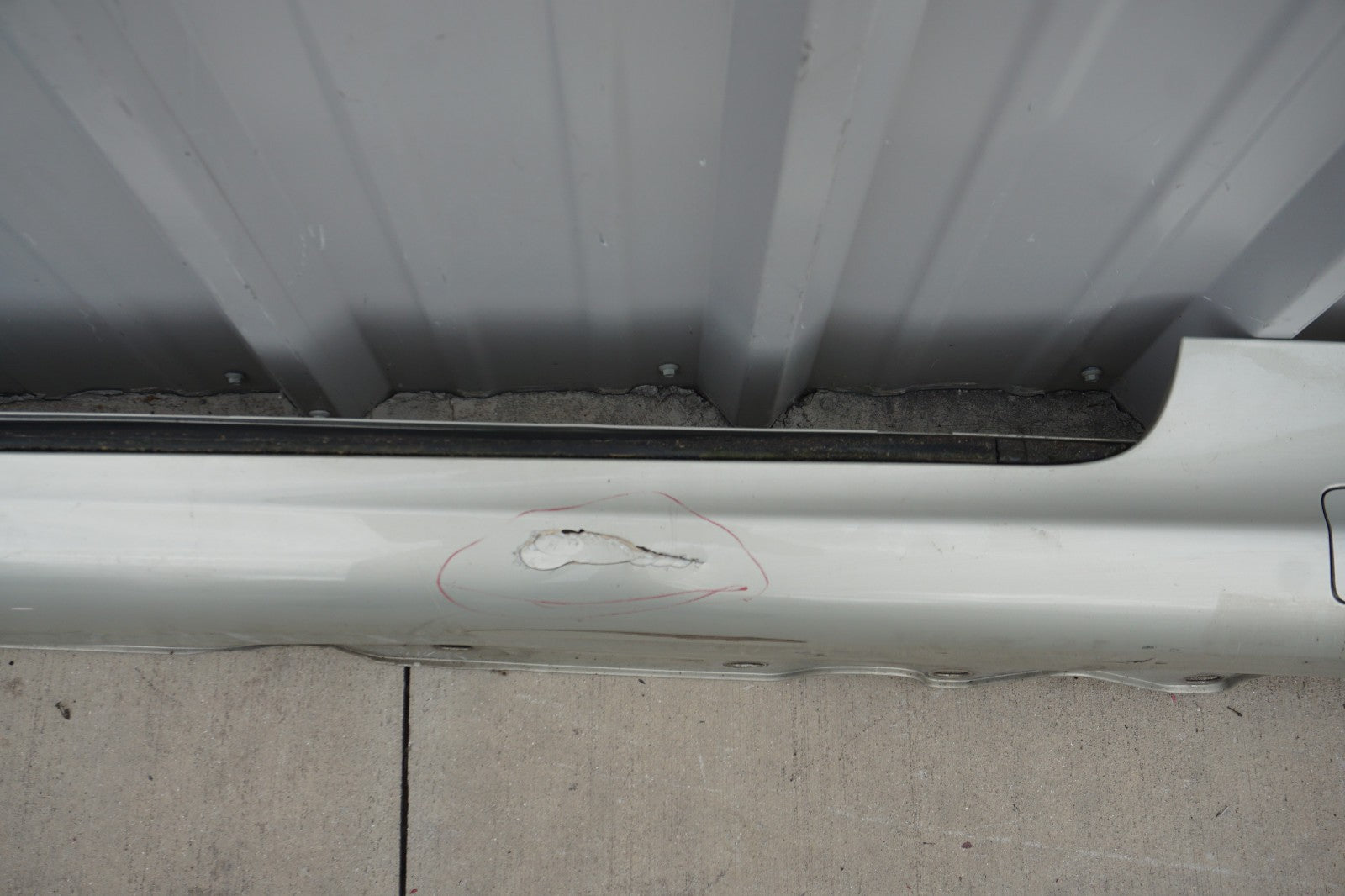 2003 - 2008 Mercedes Sl500 Rear Right Side Rocker Panel Skirt Molding OEM