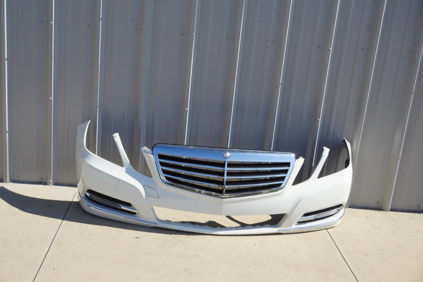 10-13 Mercedes W212 E350 E550 Front Bumper Cover Assembly White Oem NO GRILLE