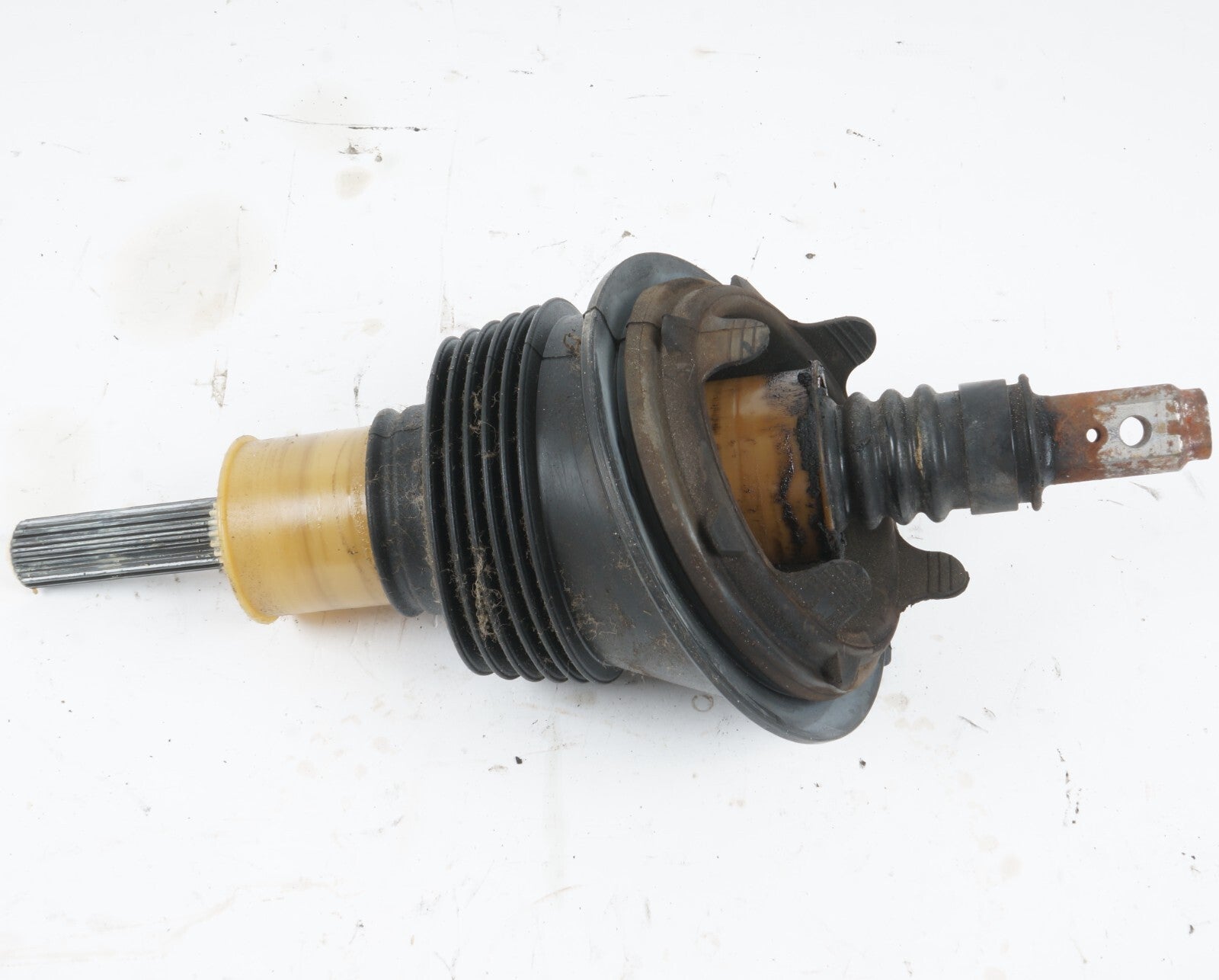 07-09 Mercedes S550 W221 INTERMEDIATE STEERING SHAFT W/ BOOT COVER 2214620296 OE