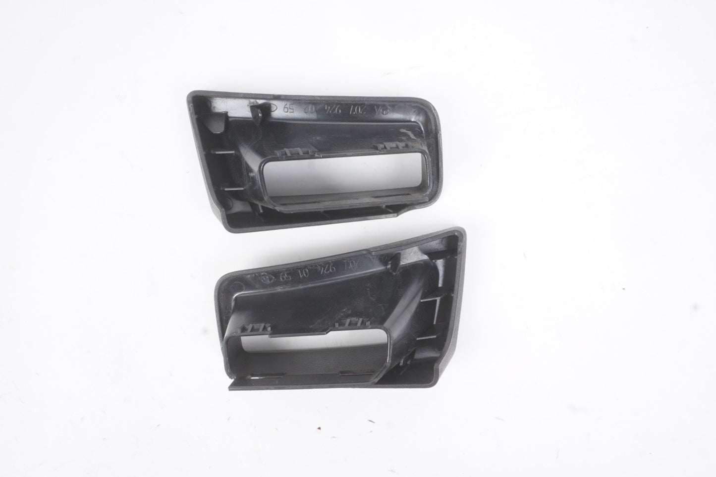 2011 - 2017 Mercedes E350 E550 Convertible Rear Left And Right Seat Belt Guide