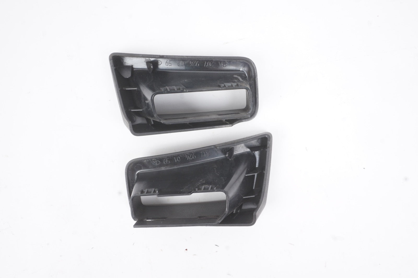 2011 - 2017 Mercedes E350 E550 Convertible Rear Left And Right Seat Belt Guide