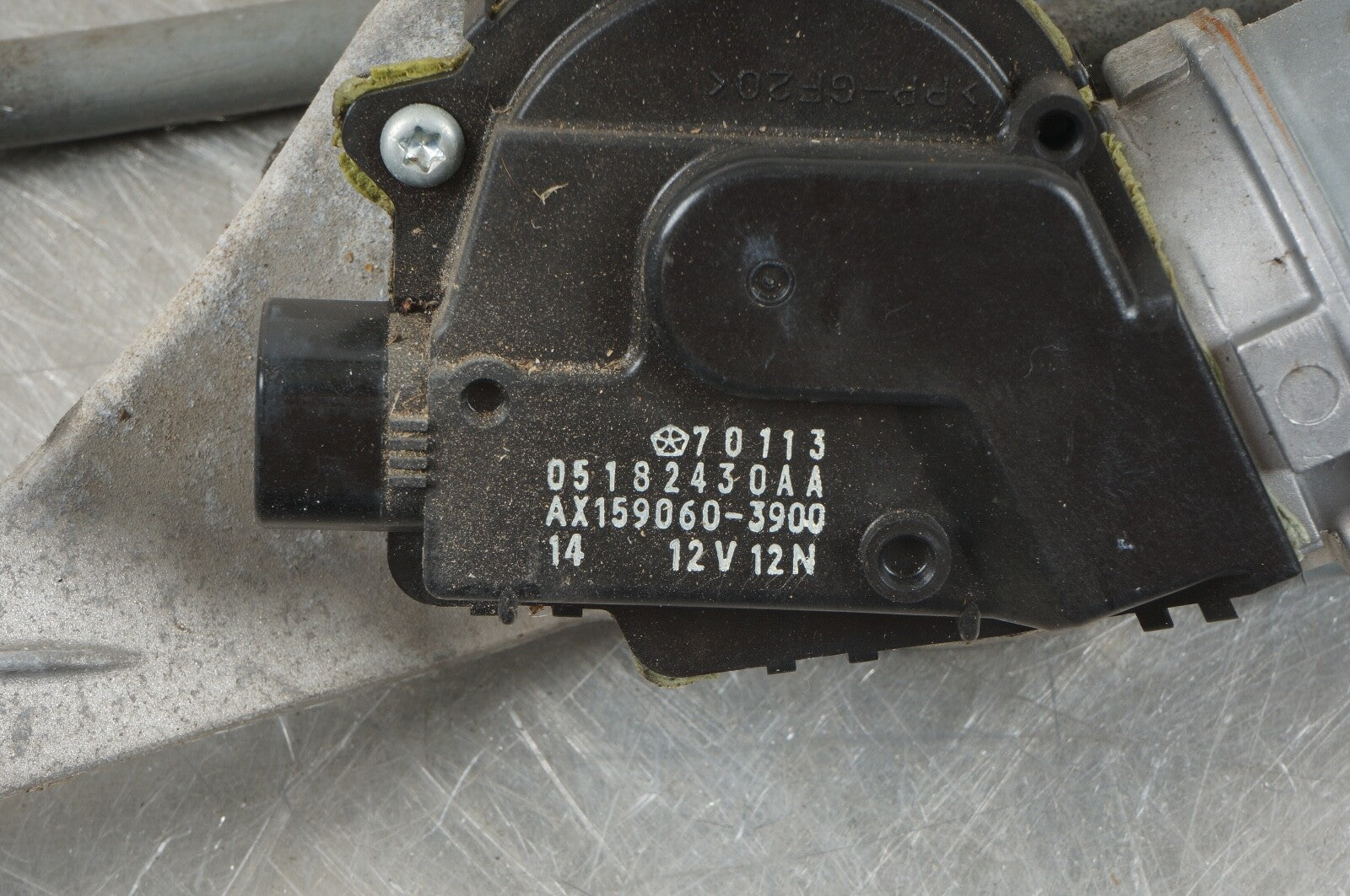 12-17 Fiat 500 Windshield Wiper Transmission Linkage Motor 05182430AA OEM