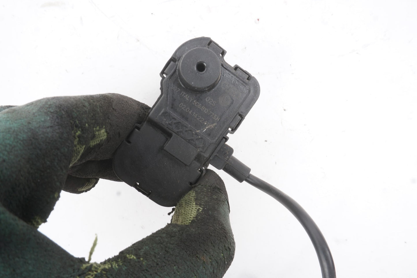 2012-2019 Volkswagen Passat Fuel Tank Lid Door & Actuator OEM