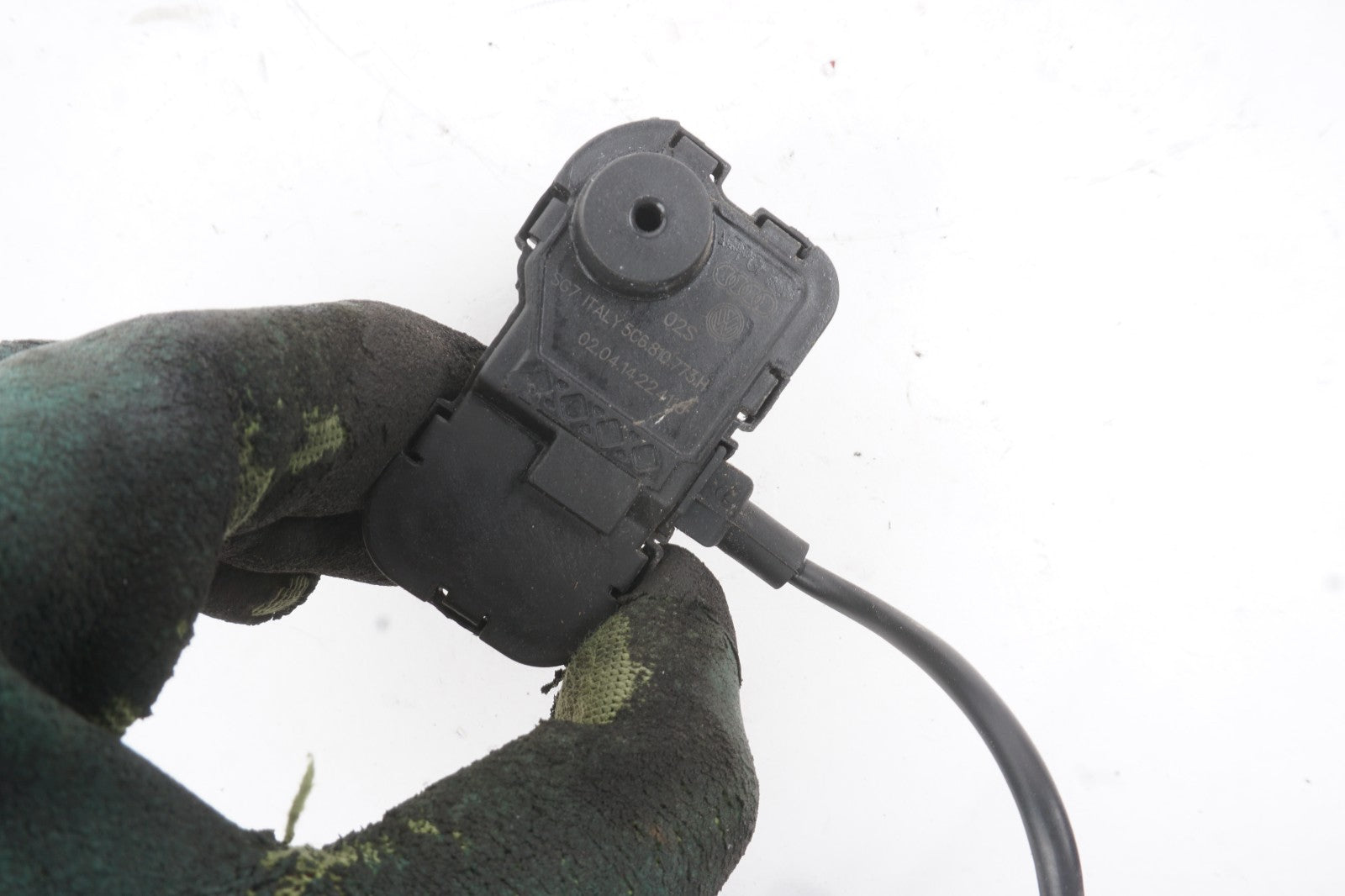 2012-2019 Volkswagen Passat Fuel Tank Lid Door & Actuator OEM