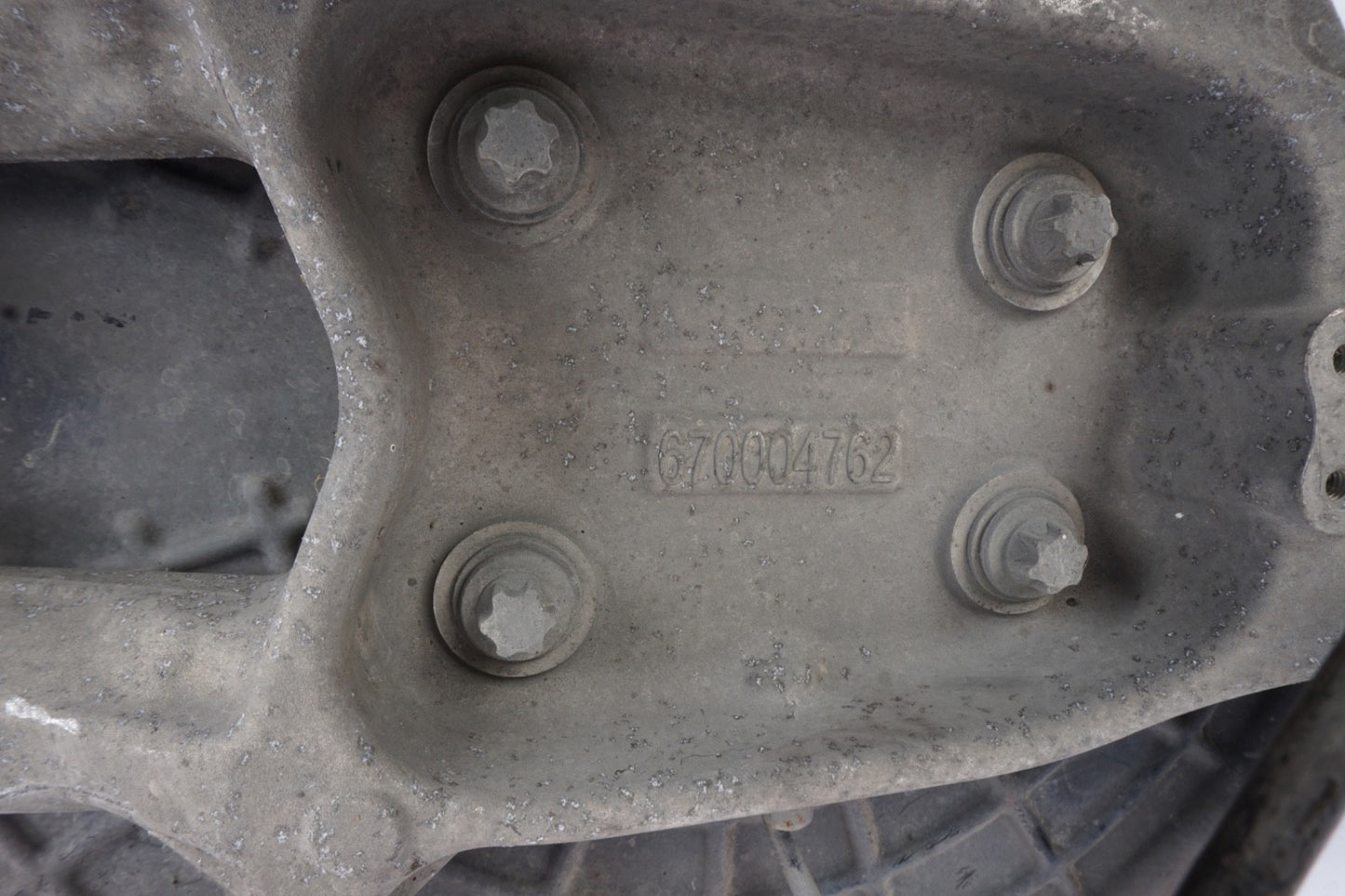 14-17 Maserati Ghibli Front Right Side Spindle Knuckle Hub Bearing 675000067 OEM