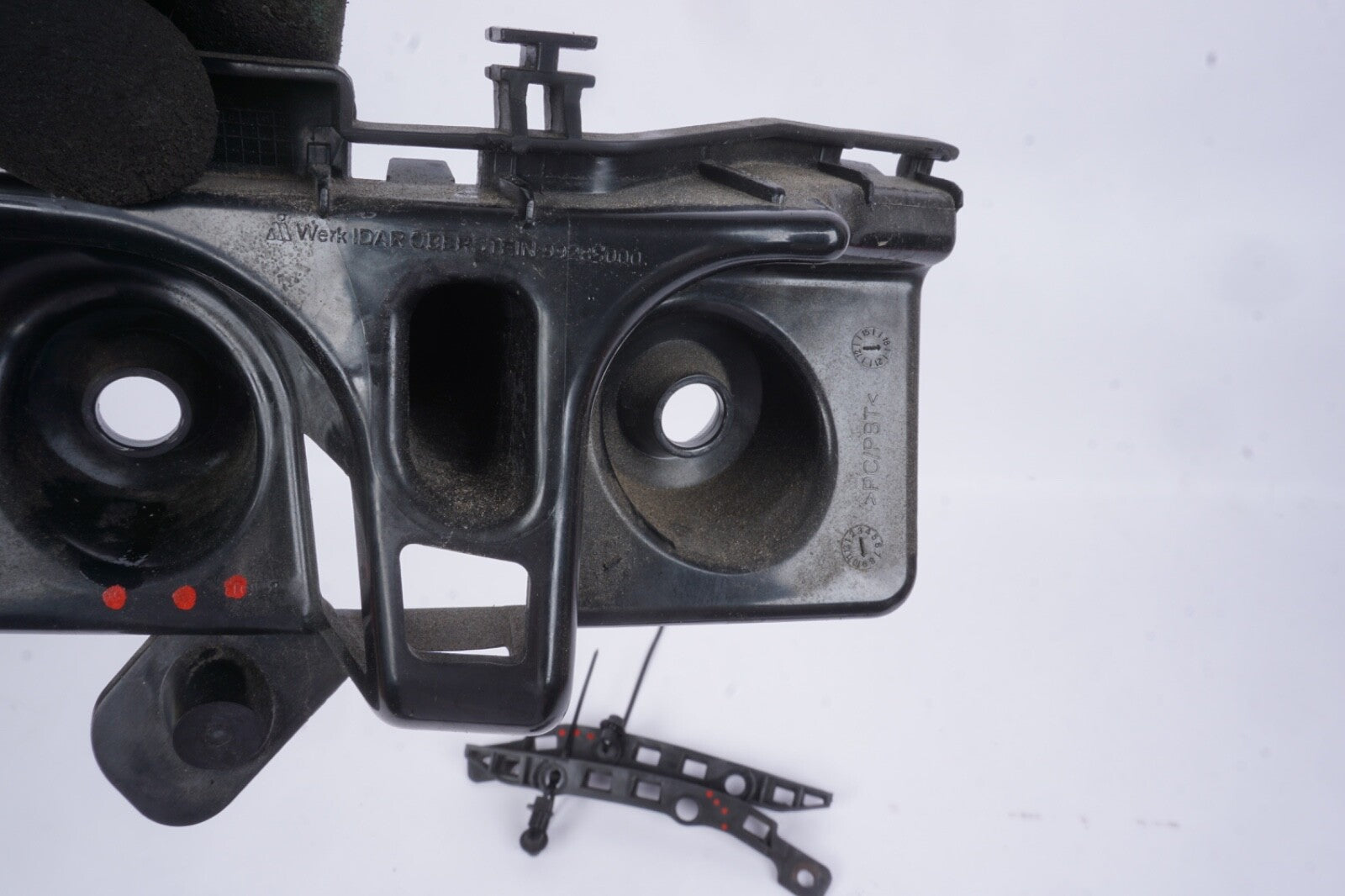 2015-2020 MERCEDES GLA250 X156 REAR BUMPER LEFT RIGHT SIDE MOUNT BRACKET SUPPORT