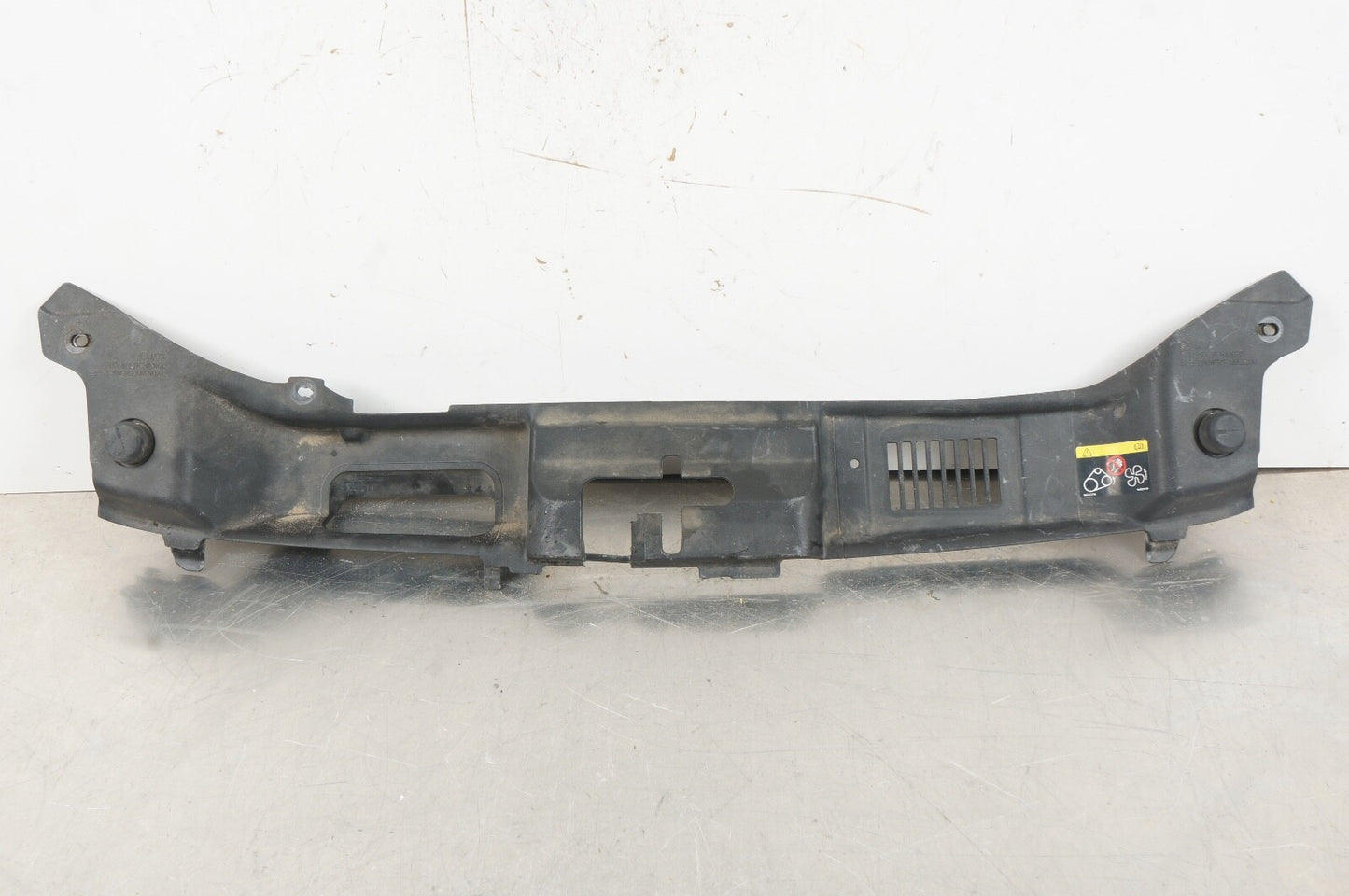 06-13 VOLVO C70 FRONT LOWER RADIATOR CORE SUPPORT BRACKET PLATE, OEM