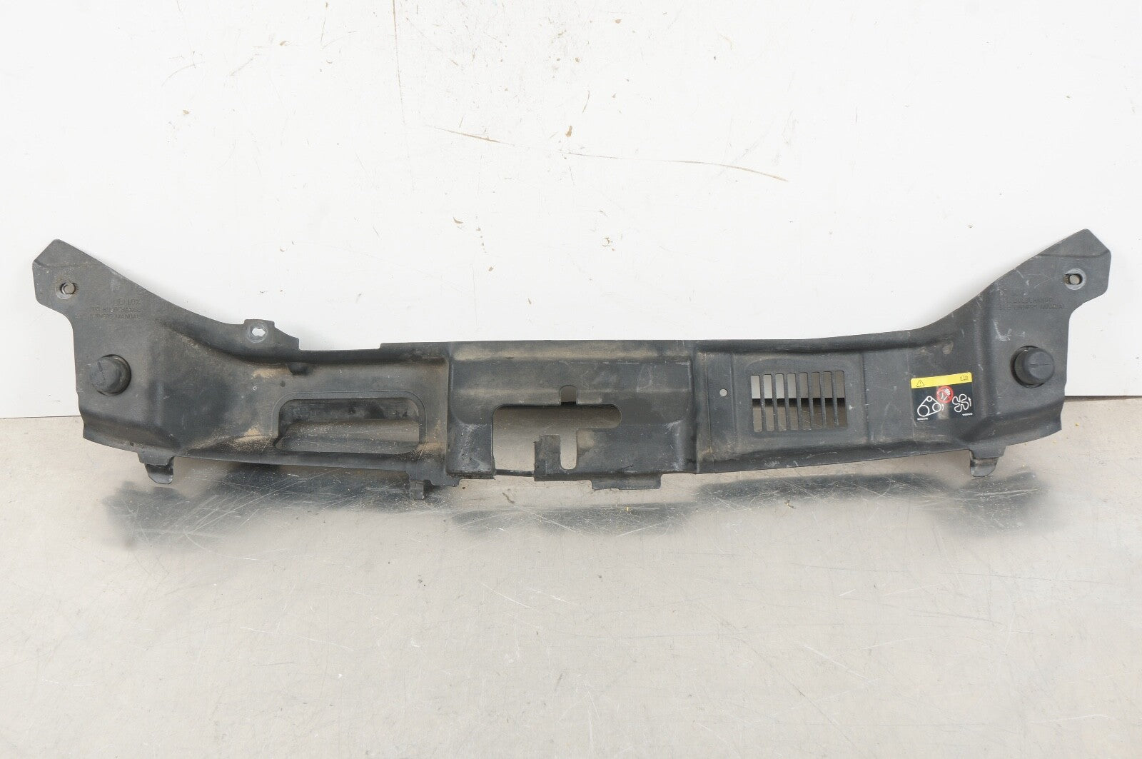 06-13 VOLVO C70 FRONT LOWER RADIATOR CORE SUPPORT BRACKET PLATE, OEM