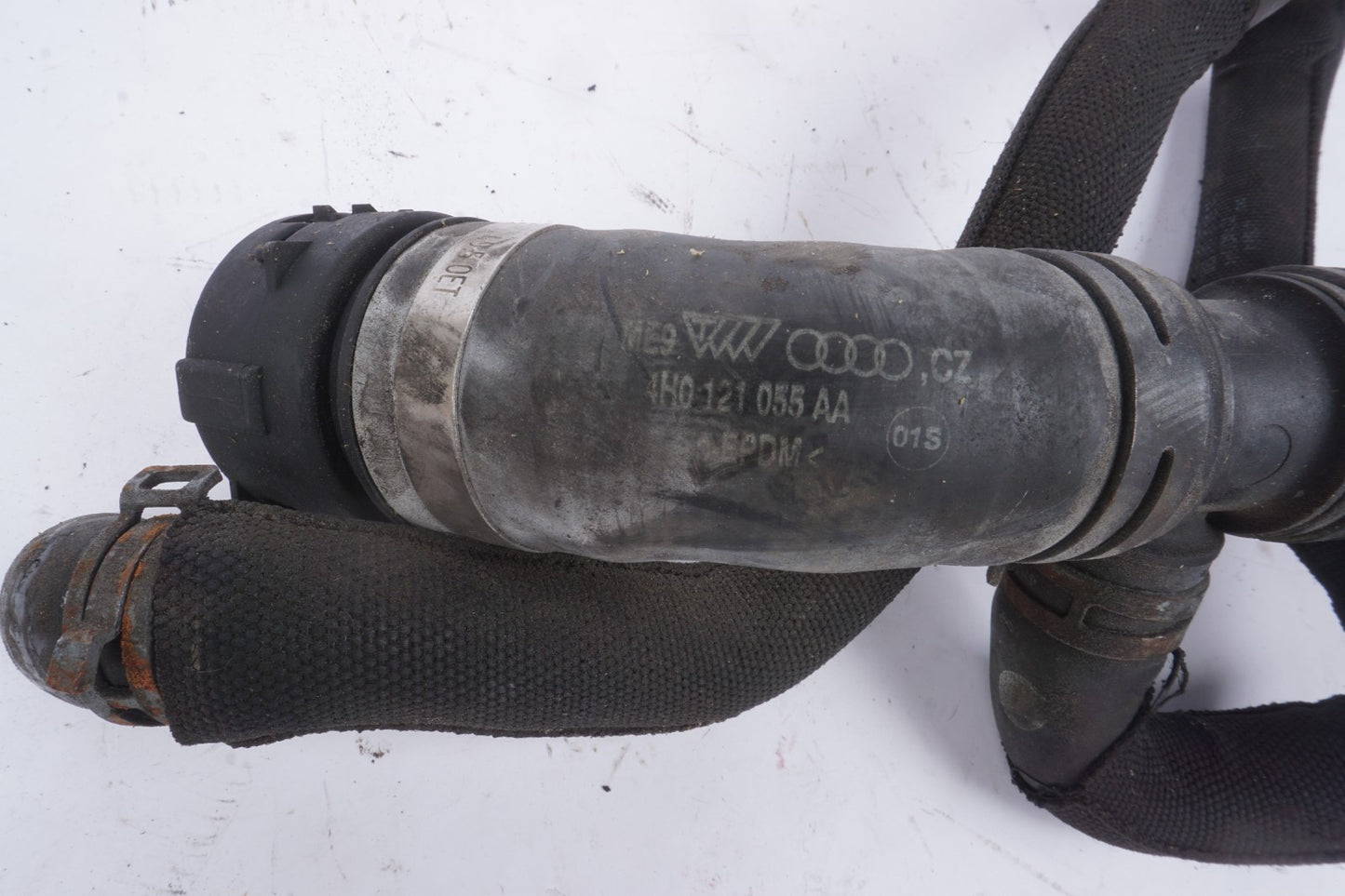 2011 - 2012 Audi A8l Engine Motor Lower Radiator Coolant Water Hose Pipe OEM