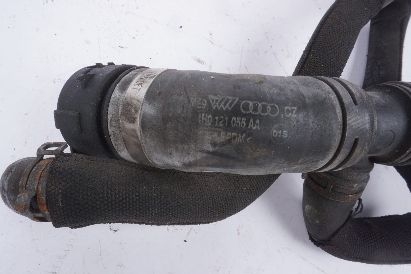 2011 - 2012 Audi A8l Engine Motor Lower Radiator Coolant Water Hose Pipe OEM