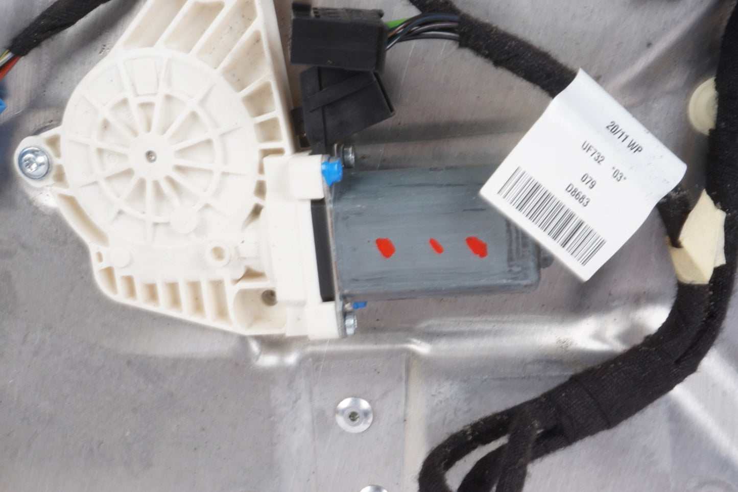 07-13 MERCEDES W221 S550 S400 REAR RIGHT SIDE WINDOW REGULATOR MOTOR PANEL OEM