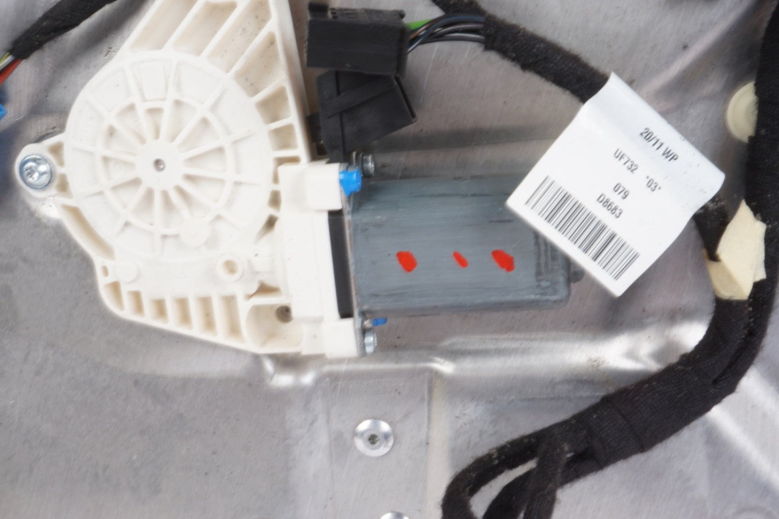 07-13 MERCEDES W221 S550 S400 REAR RIGHT SIDE WINDOW REGULATOR MOTOR PANEL OEM