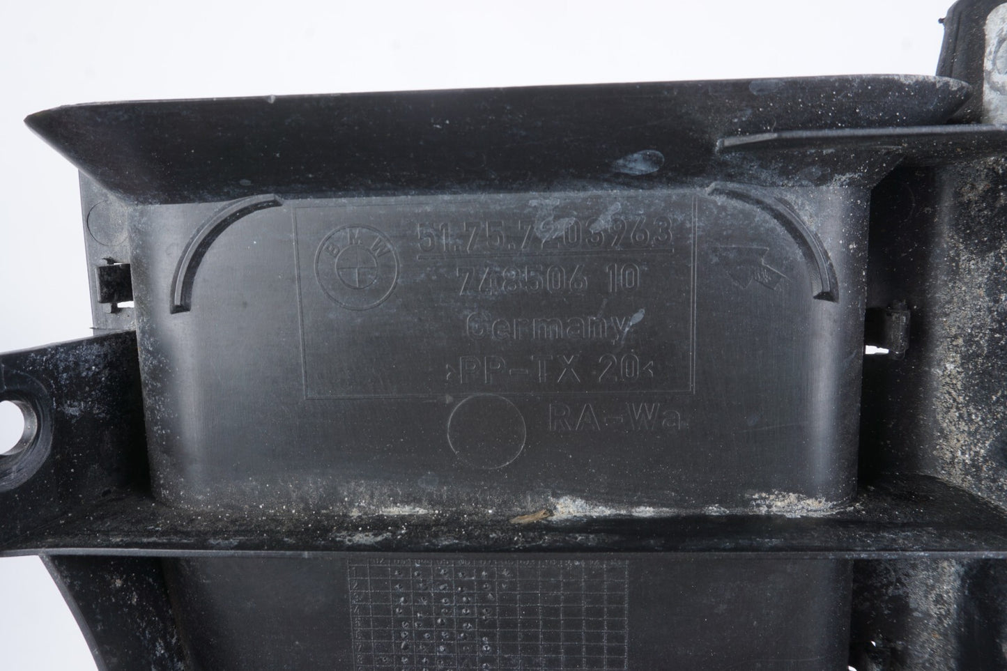 06-10 BMW E64 650i Left Driver Side Brake Air Duct  7203963 OEM