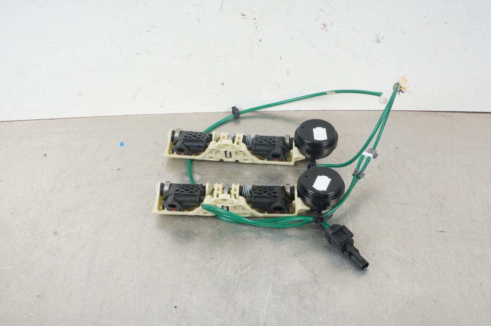 2007 2008 2009 Mercedes CL63 AMG CL550 REAR HEADREST ACUTATOR VACUUM LIFT PAIR