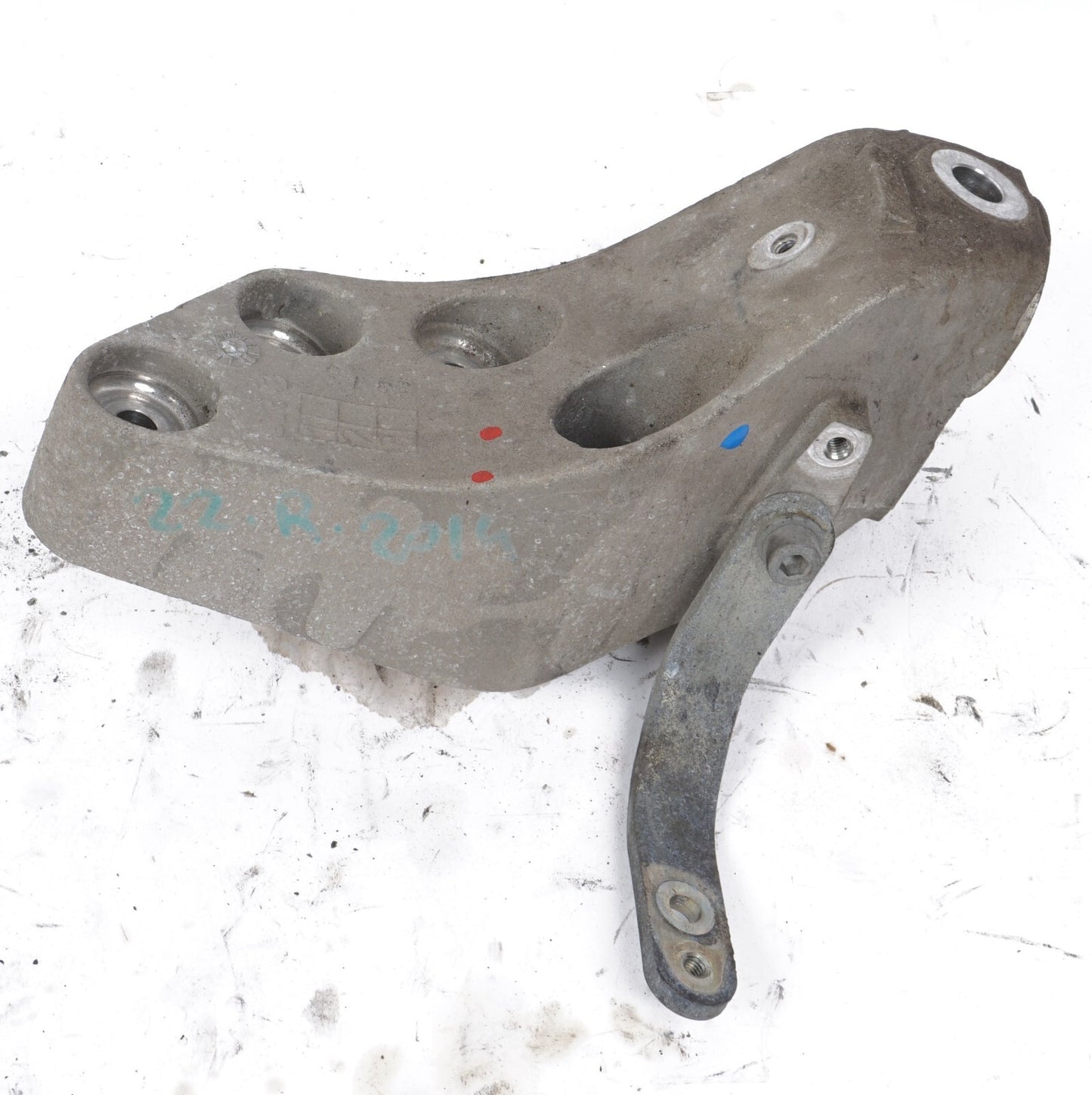 2014-2019 Maserati Ghibli 3.0L Engine Motor Mount Right Passenger Side OEM 51K