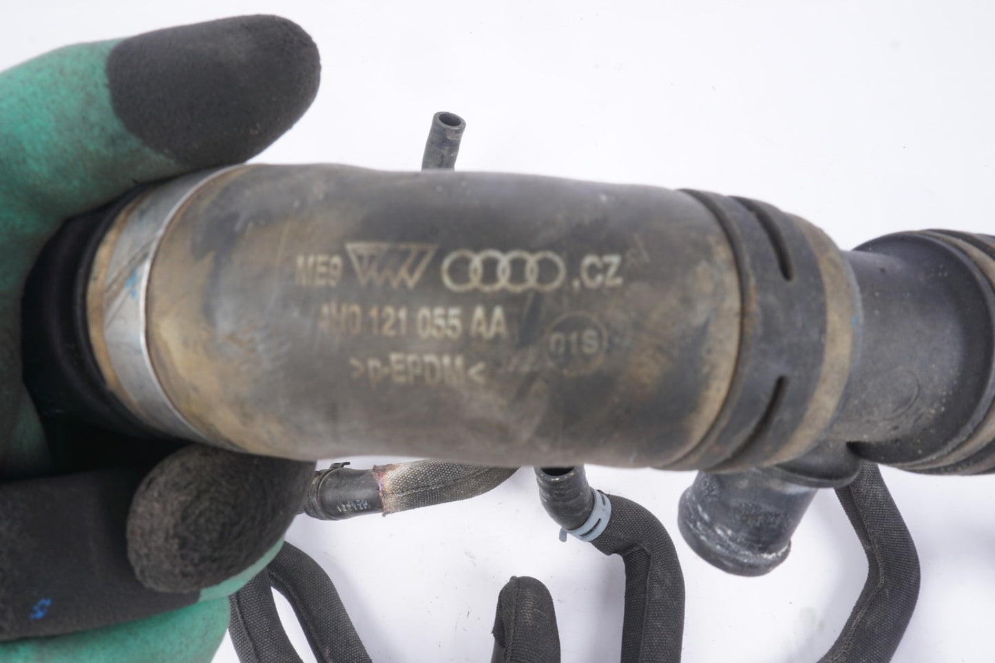 2011-2014 AUDI A8 QUATTRO - Coolant HOSE / LINE SET OEM