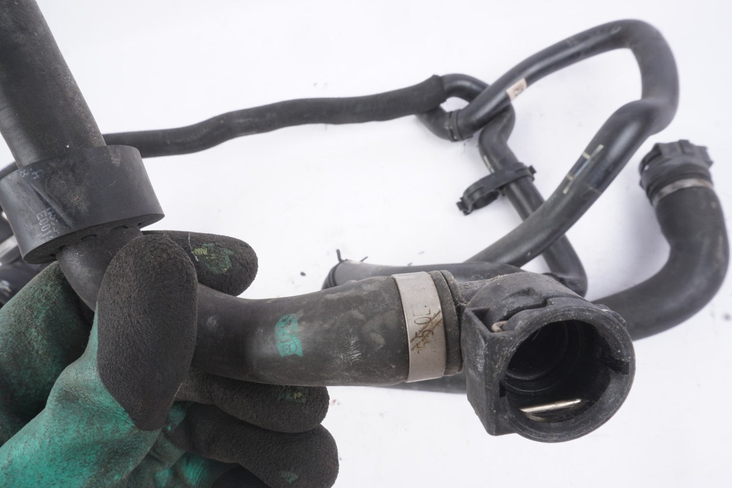2018 - 2023 BMW X2 F39 2.0L RADIATOR COOLANT WATER OUTLET HOSE TUBE OEM 7617374