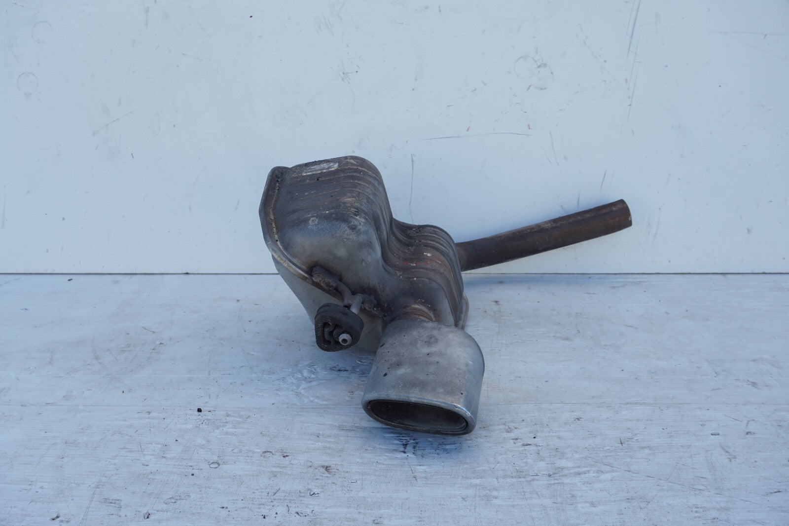 2003-2006 Mercedes-Benz SL500 REAR DRIVER LEFT EXHAUST MUFFLER TAIL PIPE OEM