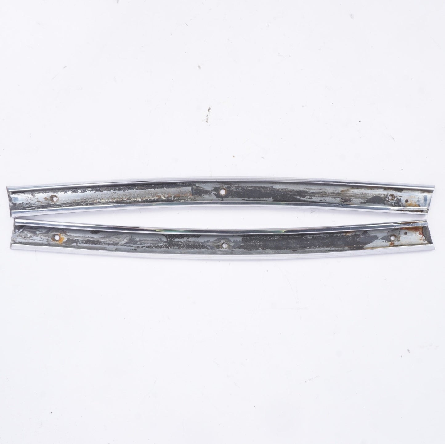 1965 TO 1973 MERCEDES  BENZ W108 W109 W111  MOLDINGS