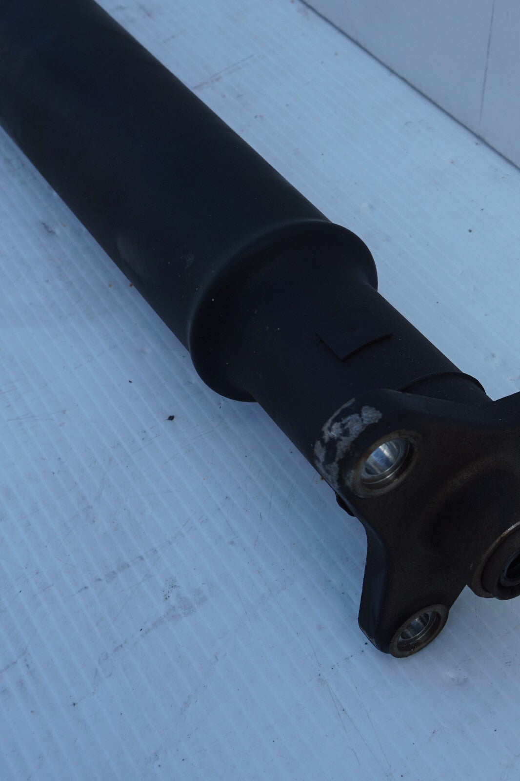 2010-2016 BMW 550I GT F07 REAR DRIVESHAFT 7562825-15 OEM