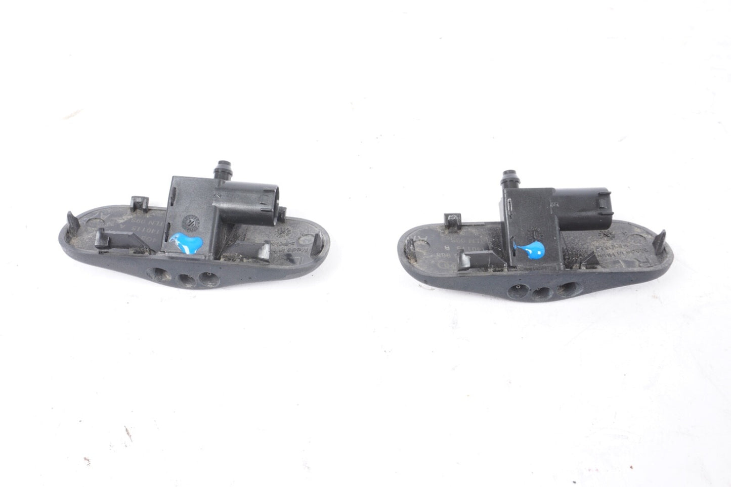 2012 - 2018 AUDI A7 WINDSHIELD WASHER SPRAYER JET NOZZLE LEFT & RIGHT OEM