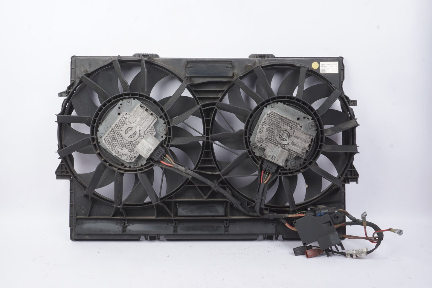 2011 2012 Audi A8 D4 4.2L Engine Cooling Fan & Shroud  OEM