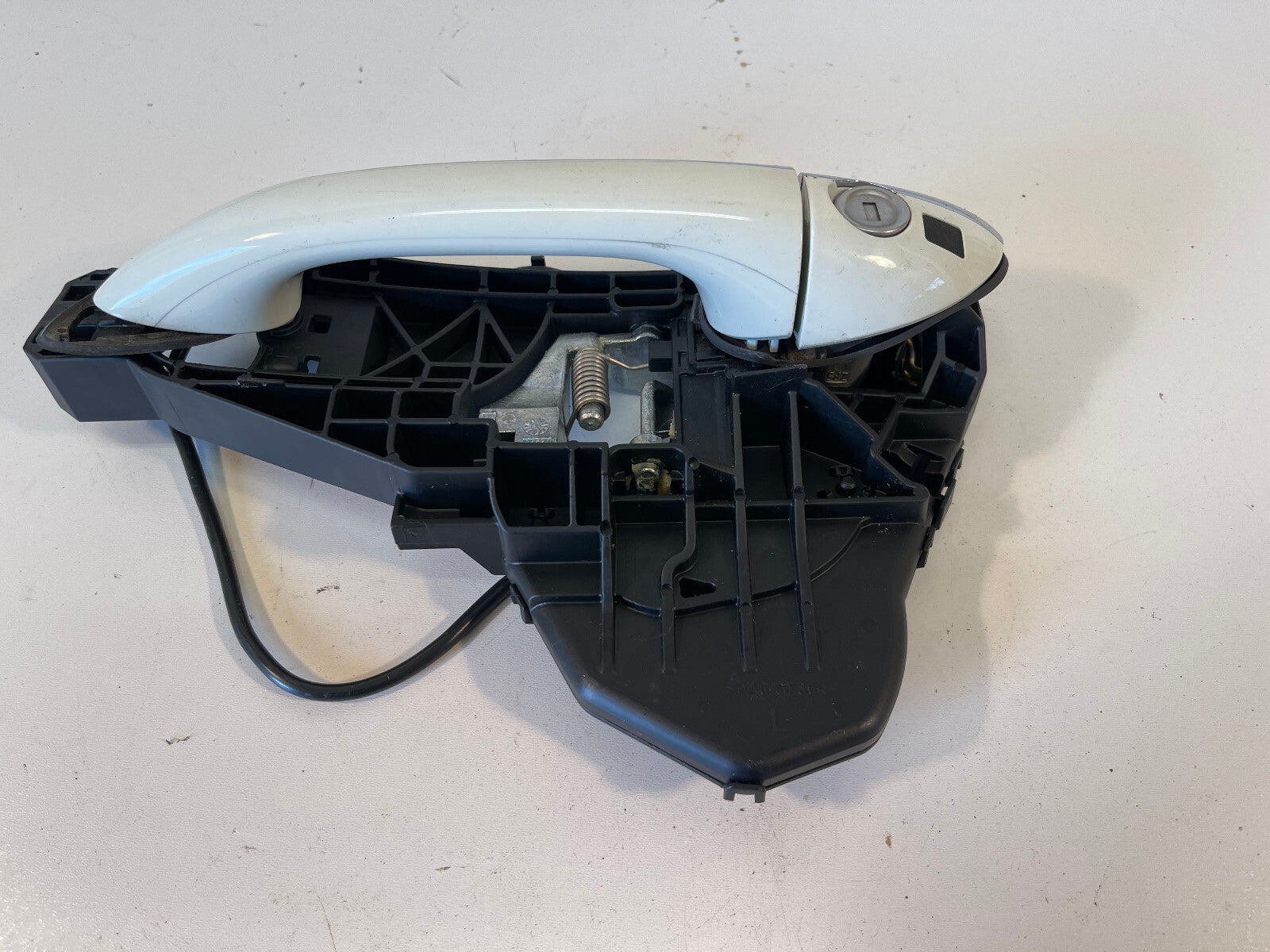 06-10 MERCEDES R350 R500 W251 FRONT LEFT DRIVER SIDE EXTERIOR DOOR HANDLE OEM