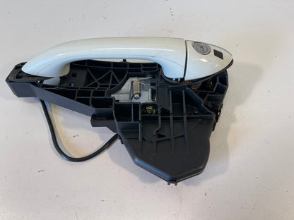 06-10 MERCEDES R350 R500 W251 FRONT LEFT DRIVER SIDE EXTERIOR DOOR HANDLE OEM