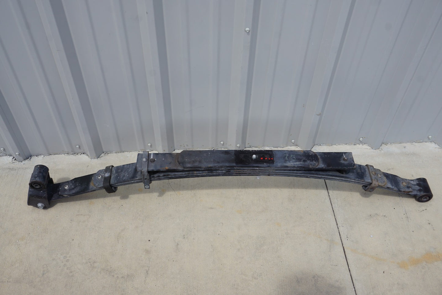 2017 - 2024 NISSAN TITAN XD REAR RIGHT SIDE SUSPENSION LEAF SPRING OEM