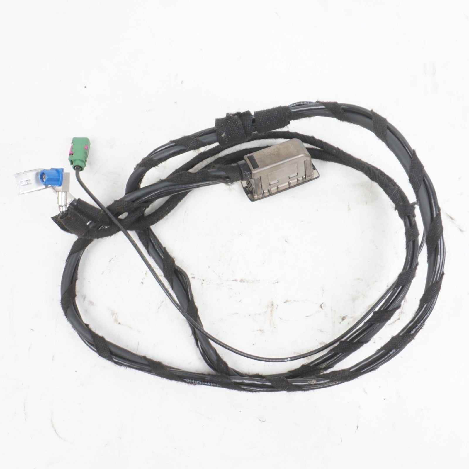 2012 - 2015 Mercedes C E W207 W204 CENTER CONSOLE USB PORT WITH WIRE HARNE