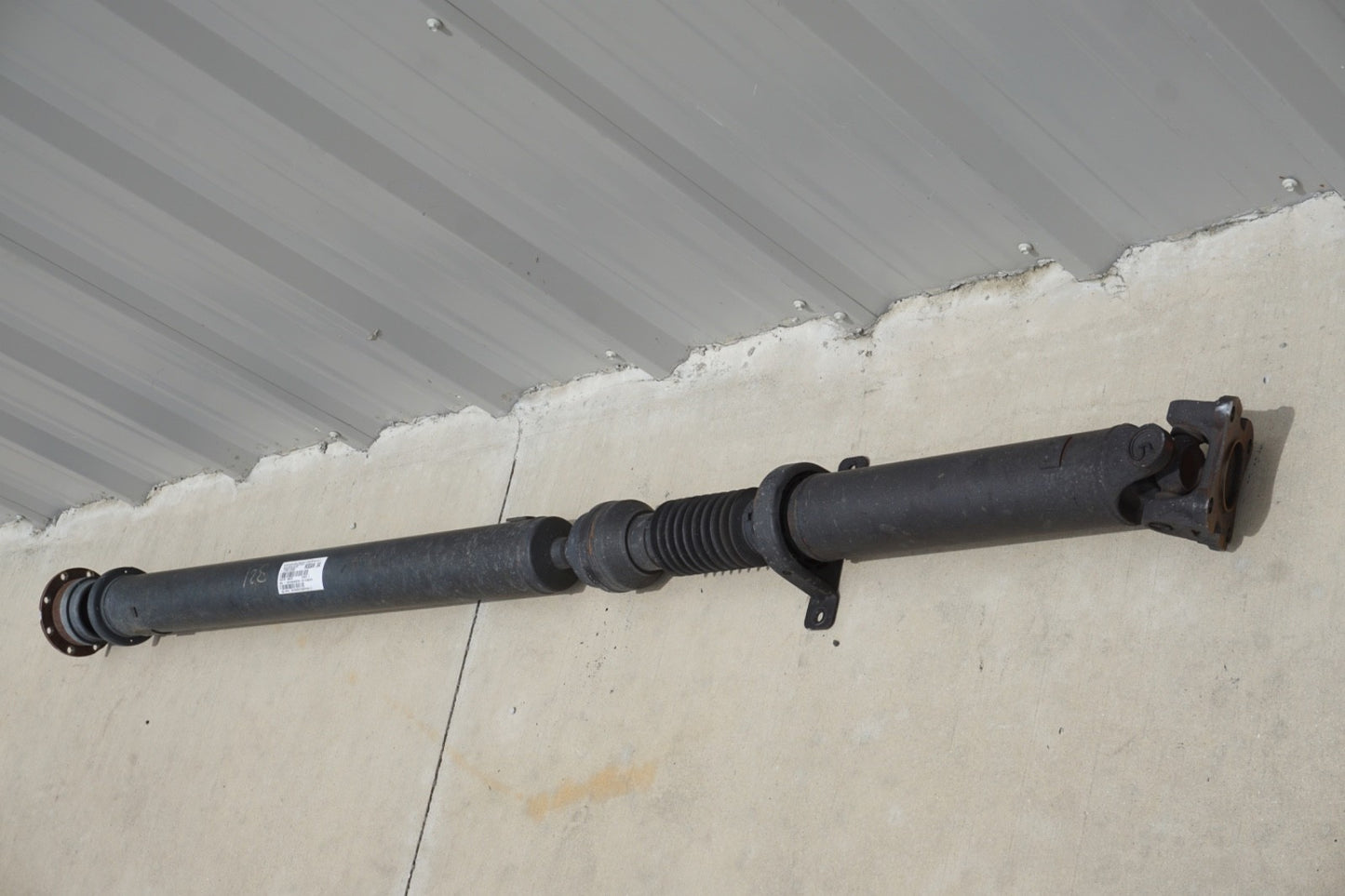 2017 - 2019 NISSAN TITAN XD REAR DRIVE SHAFT 5.0L 4X4 4WD 1N6BA1F34KN519715
