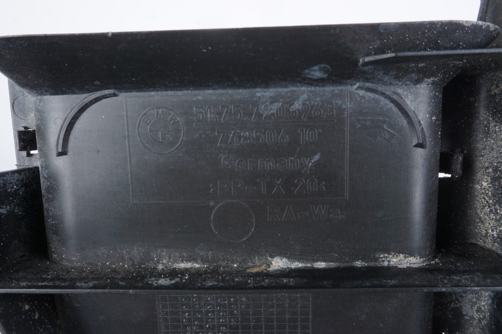 06-10 BMW E64 650i Left Driver Side Brake Air Duct  7203963 OEM