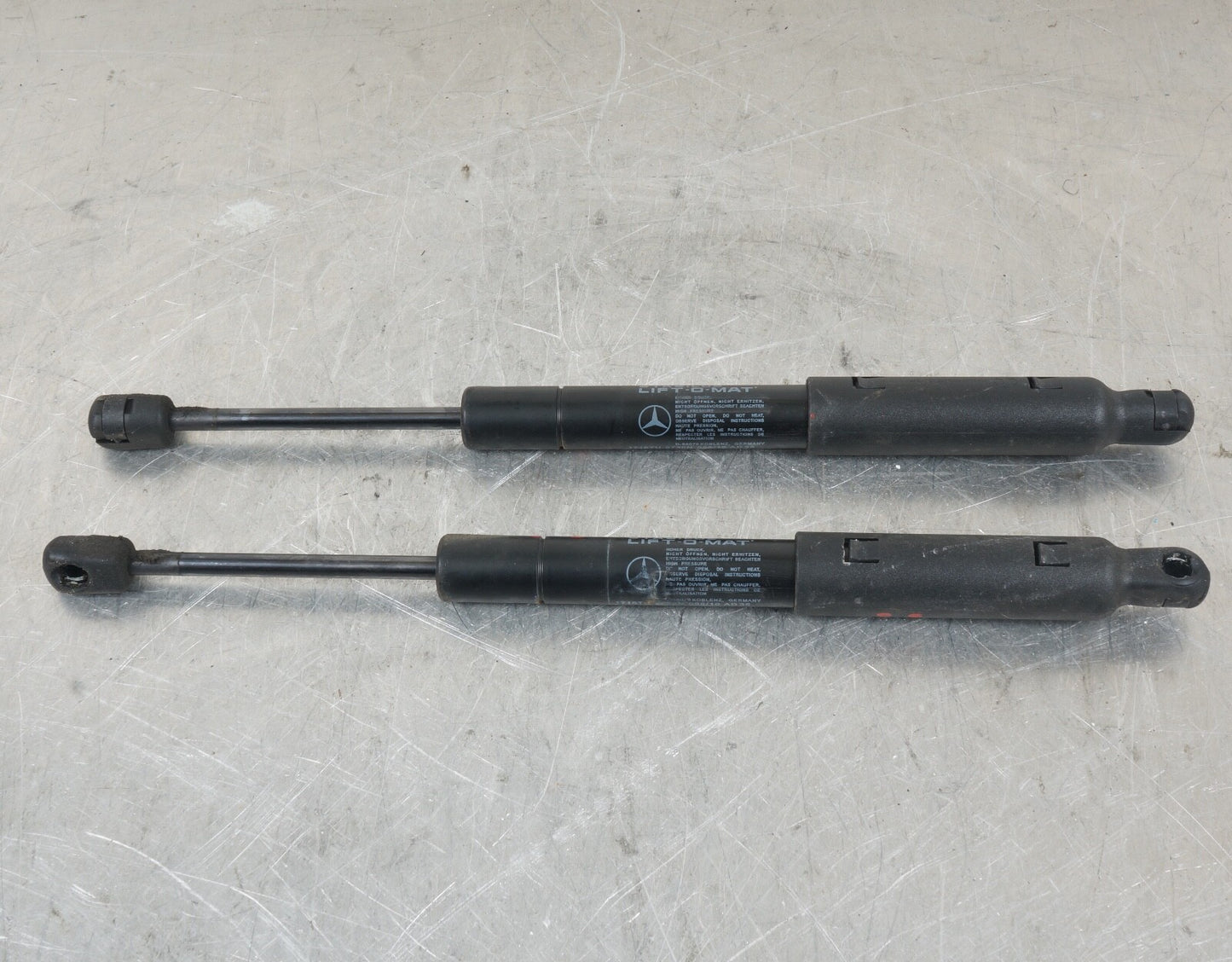 07-13 Mercedes W221 CL550 S550 CL600 AMG Front Hood Strut Set 2218800329 OEM
