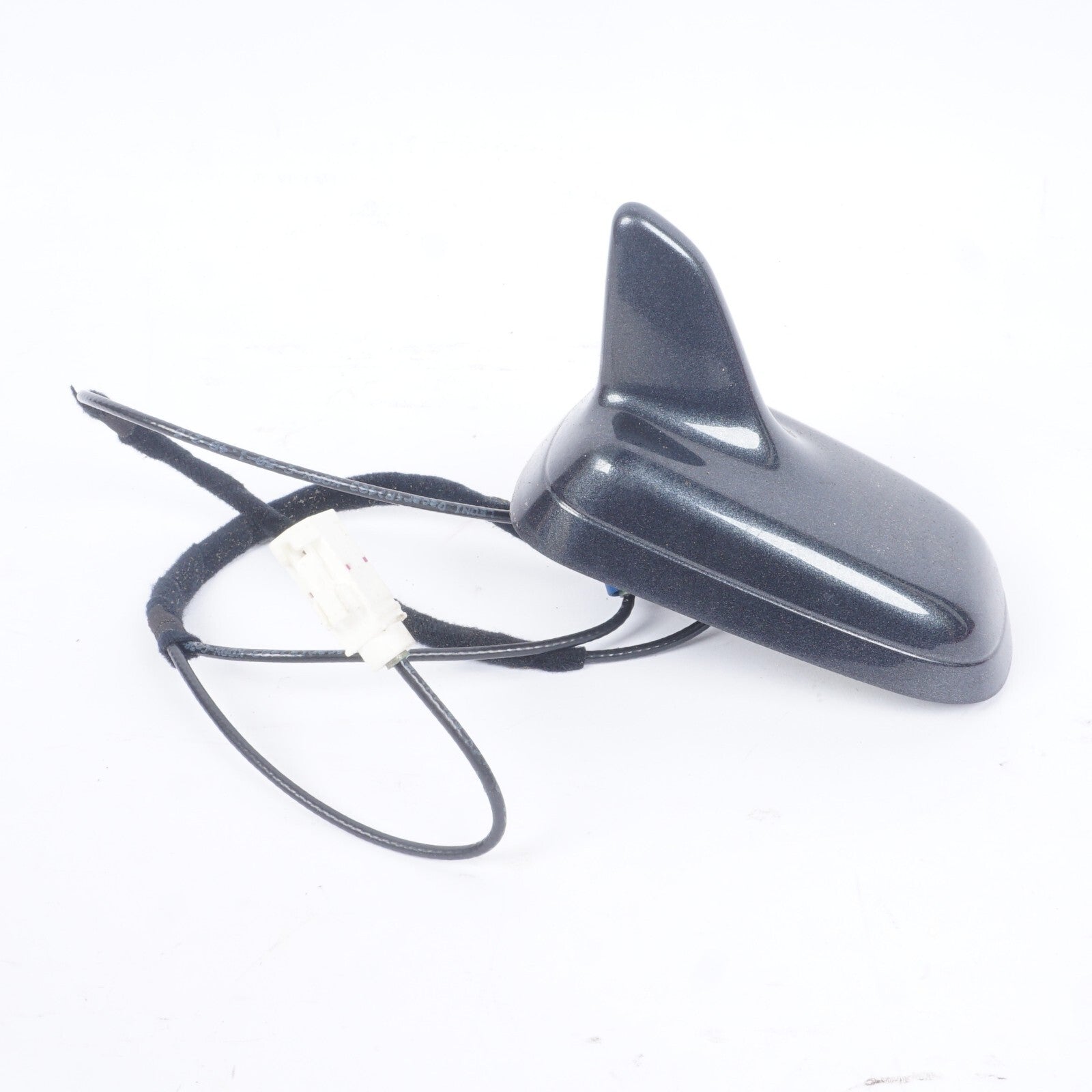 2004  - 2010 Audi A8 A8L Roof Shark Fin Radio Antenna OEM