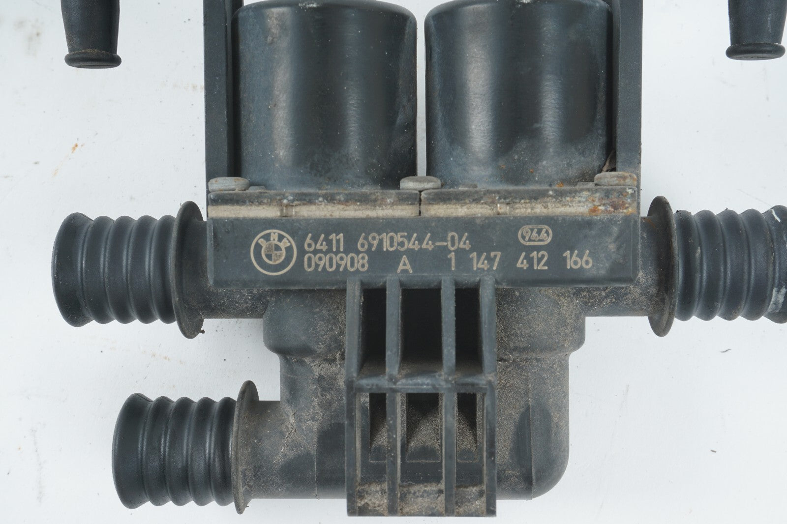 2008 - 2013 BMW X6 HEATER CONTROL VALVE SOLENOID  6910544 OEM