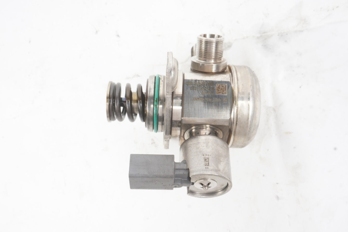 2013 Mercedes X166 GL550 E550 Left Driver Side High Pressure Fuel Pump OEM