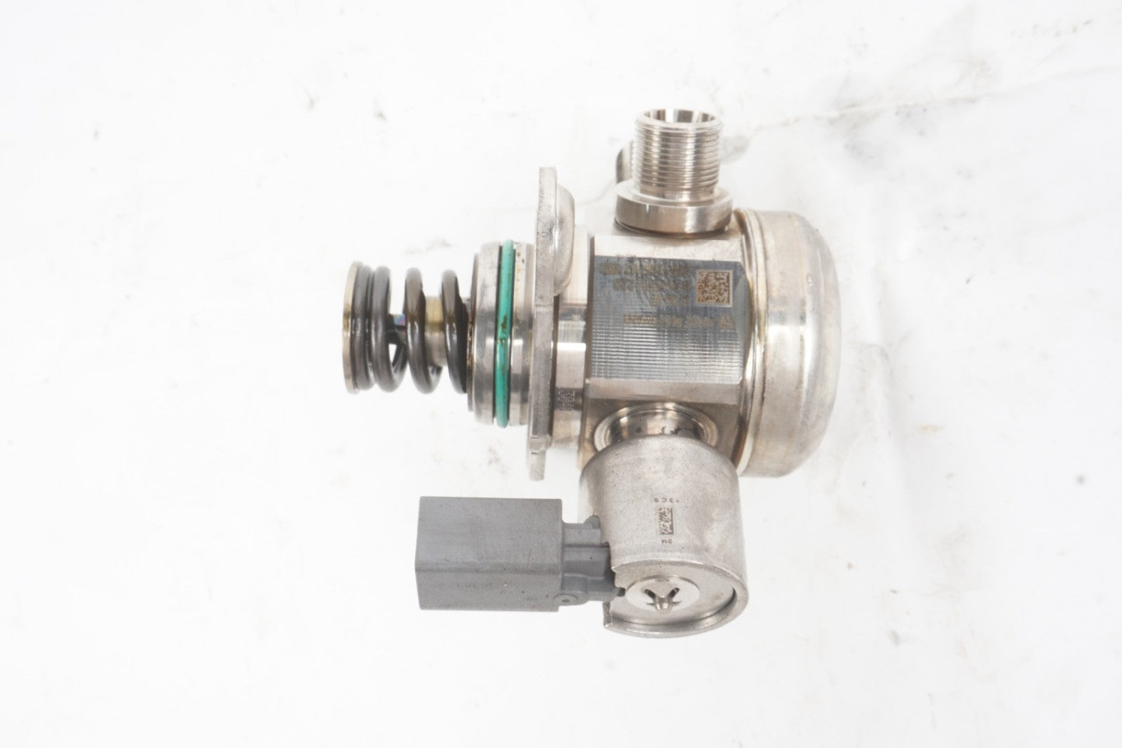 2013 Mercedes X166 GL550 E550 Left Driver Side High Pressure Fuel Pump OEM